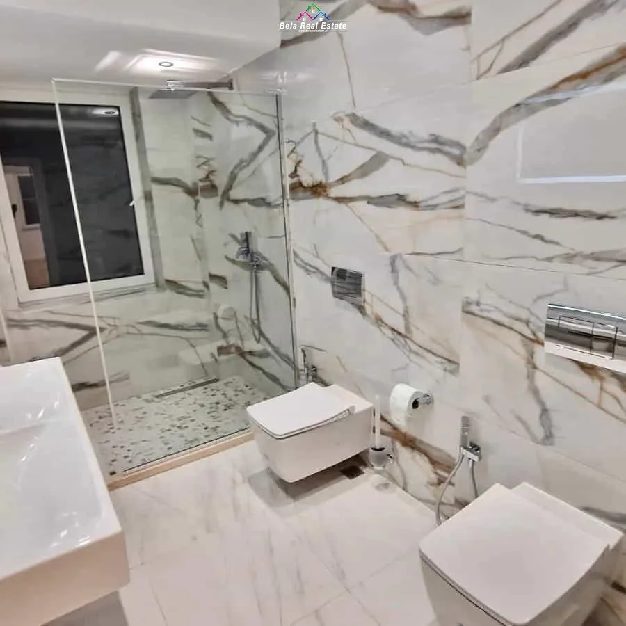 Zyre Me Qera 3+1 Ne Qender (ID BZ22563) Tirane