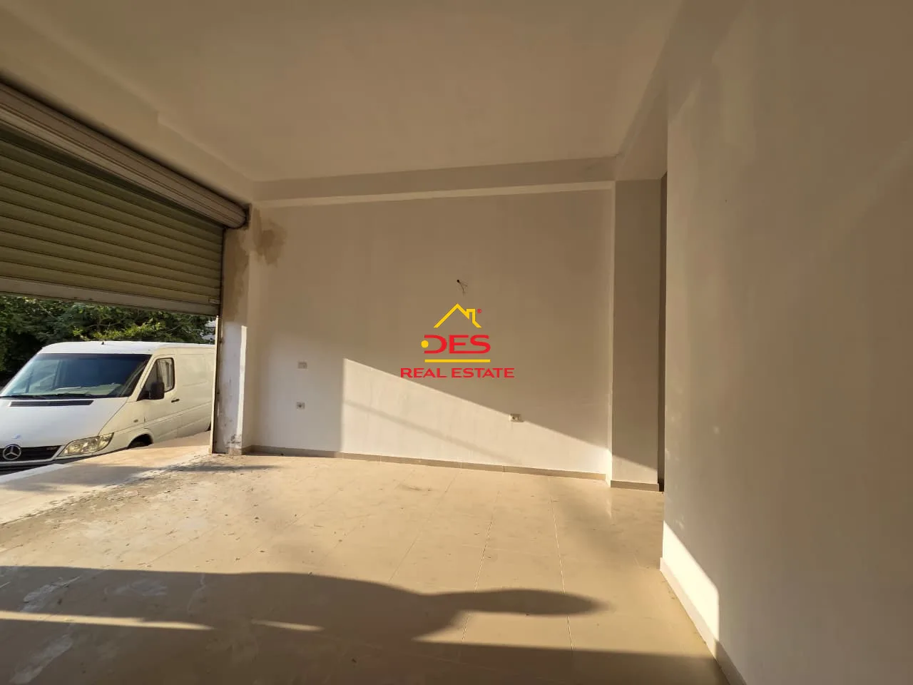 Jepet me qira ambient biznesi te rruga e re, vlorë