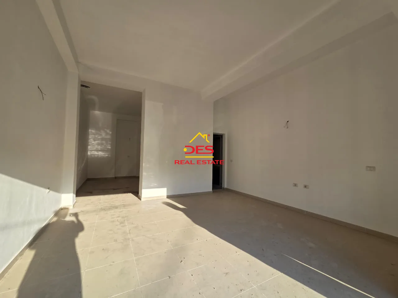 Jepet me qira ambient biznesi te rruga e re, vlorë