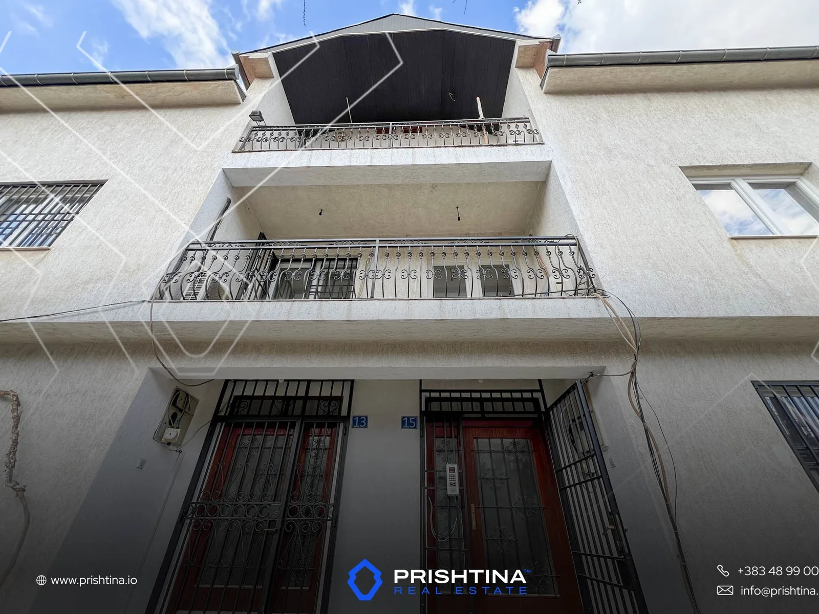 Shtëpi me qira 400m² në Pejton