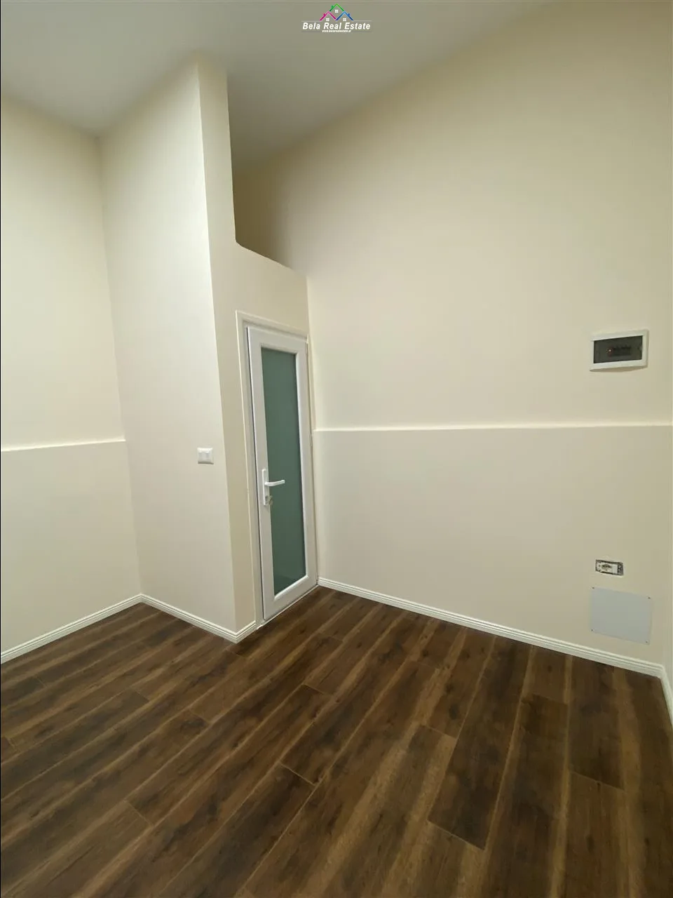 Dyqan Ne Shitje Tek Komuna e Parisit ( ID BD1168) Tirane