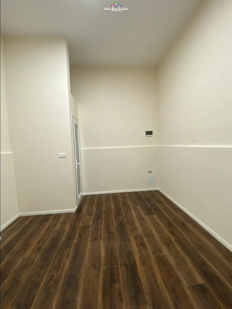 Dyqan Ne Shitje Tek Komuna e Parisit ( ID BD1168) Tirane