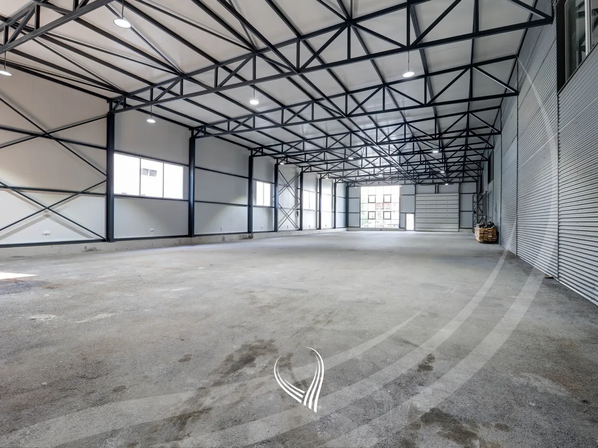 Depo 1,200m2 me qira në Llapllasellë