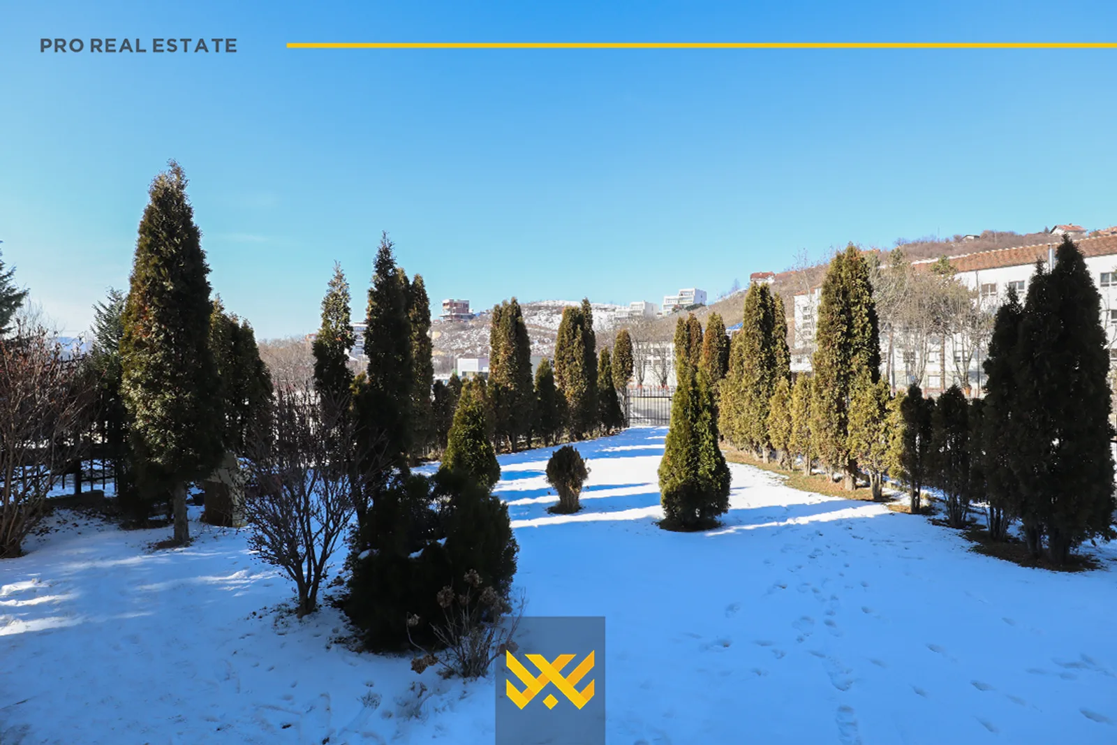 Shtëpi-Zyre 350m² me #QIRA në Sofali.