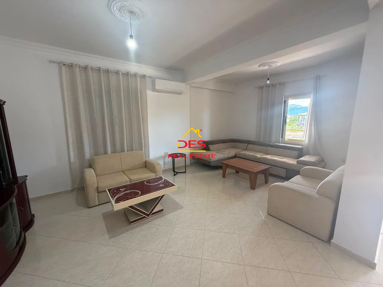 Jepet me qira kati i dytë i një vile te fusha e druve,vlorë