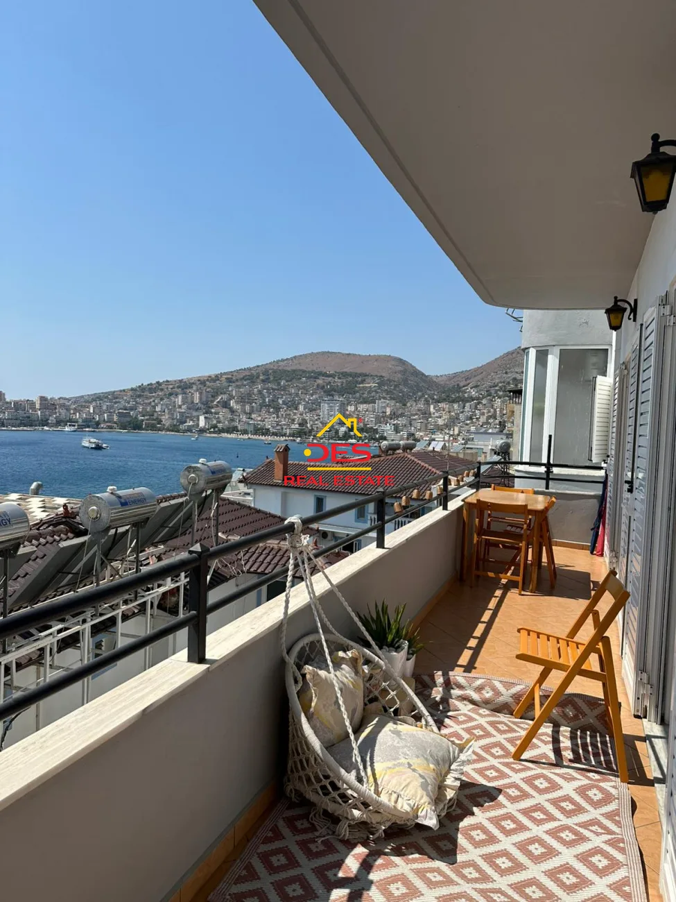 Shitet apartament 3+1 në sarandë – me pamje nga deti