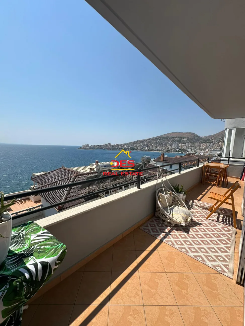 Shitet apartament 3+1 në sarandë – me pamje nga deti