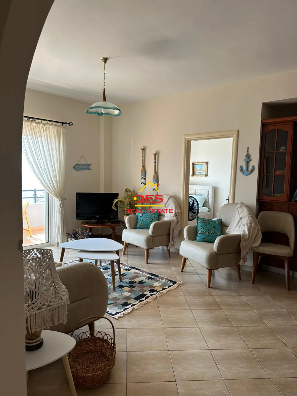 Shitet apartament 3+1 në sarandë – me pamje nga deti