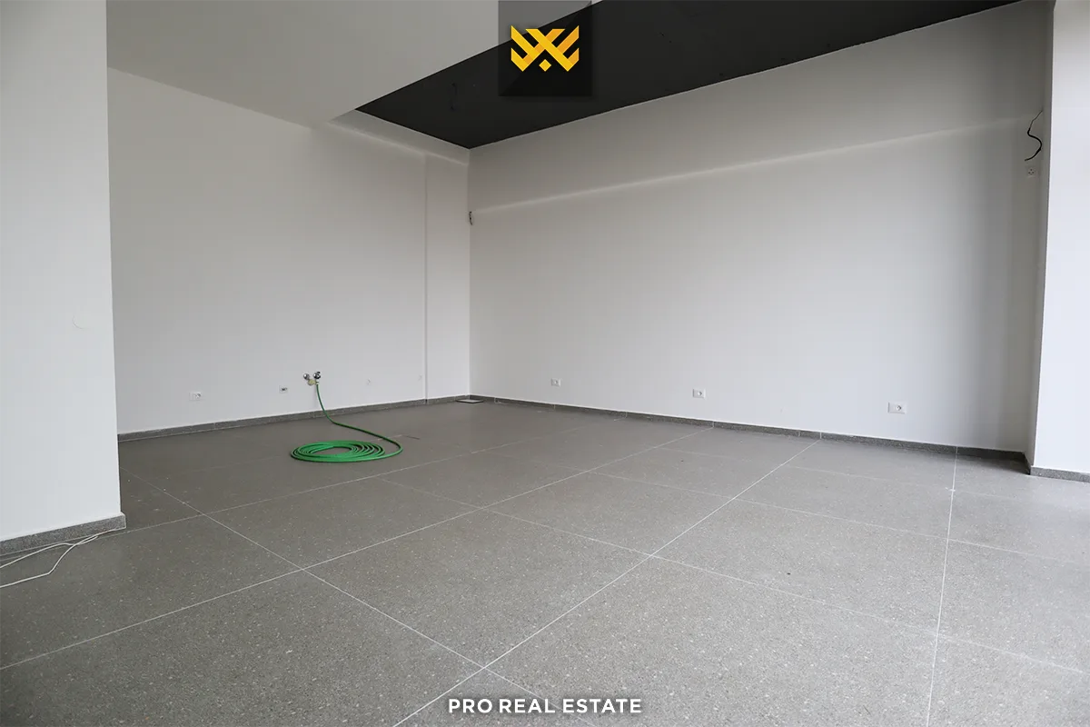 Lokal 45m² me #QIRA në Velani