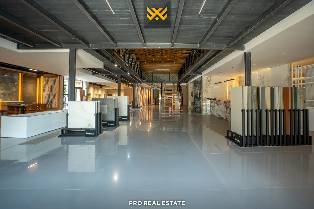 Objekt 2200m² me #QIRA në Gjilan