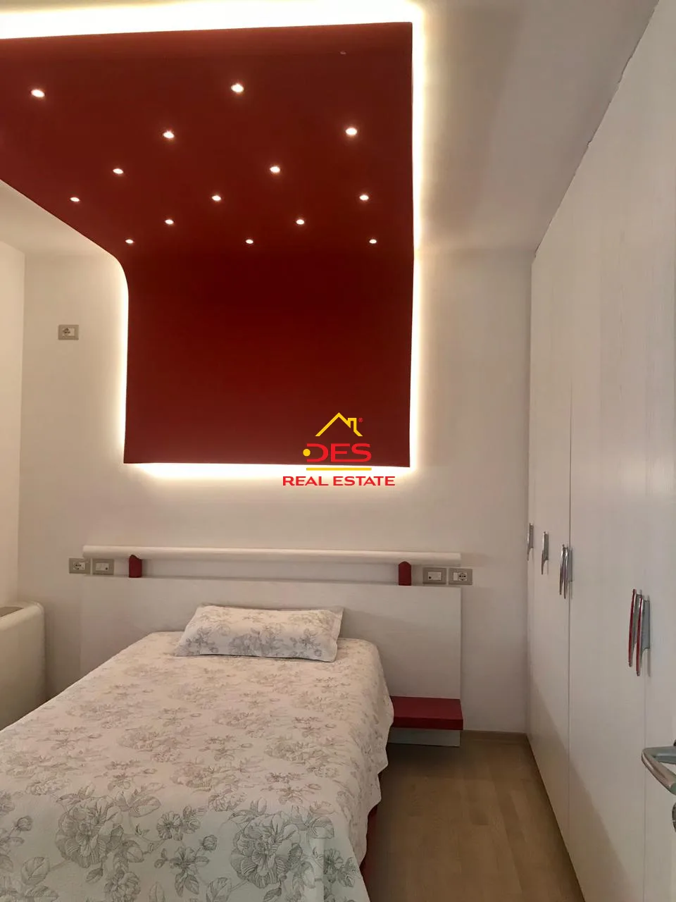 Apartament 2+1 për qira, ish blloku, tiranë.