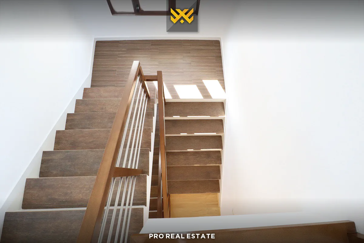 Shtëpi 360m² për #SHITJE në Sofali.