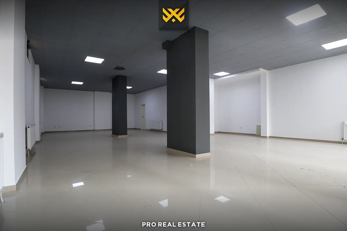 Lokal 127m² për #SHITJE në Tophane.