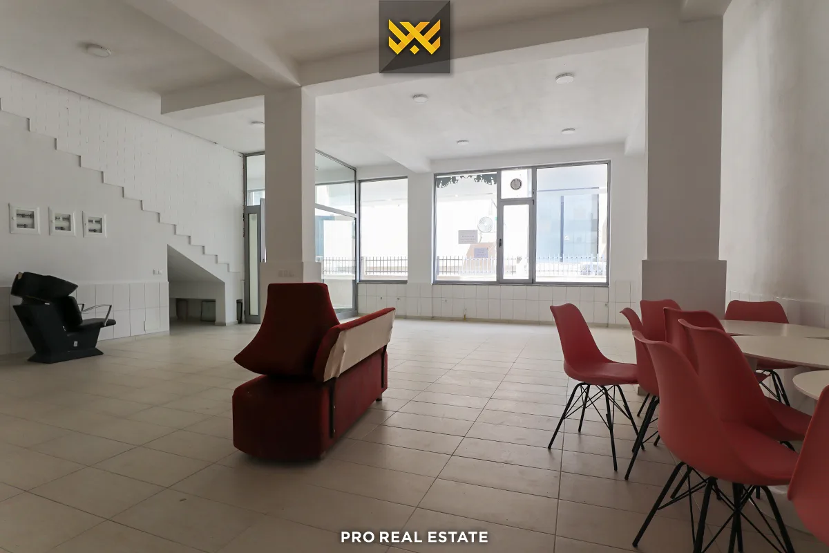 Lokal 85m² me #QIRA në Fushë Kosovë.