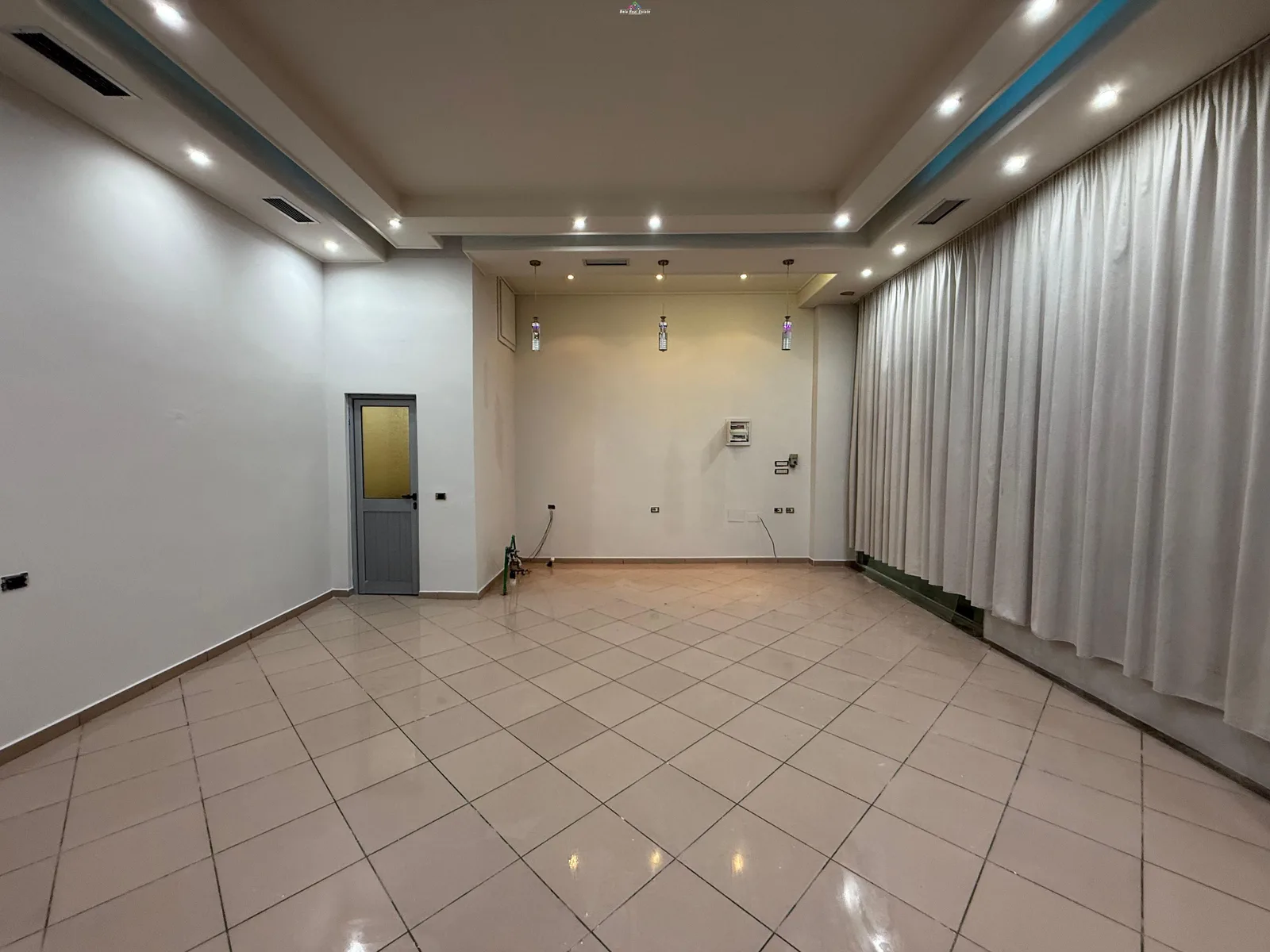 Dyqan Me Qera Tek Jordan Misja ( ID BD21820) Tirane