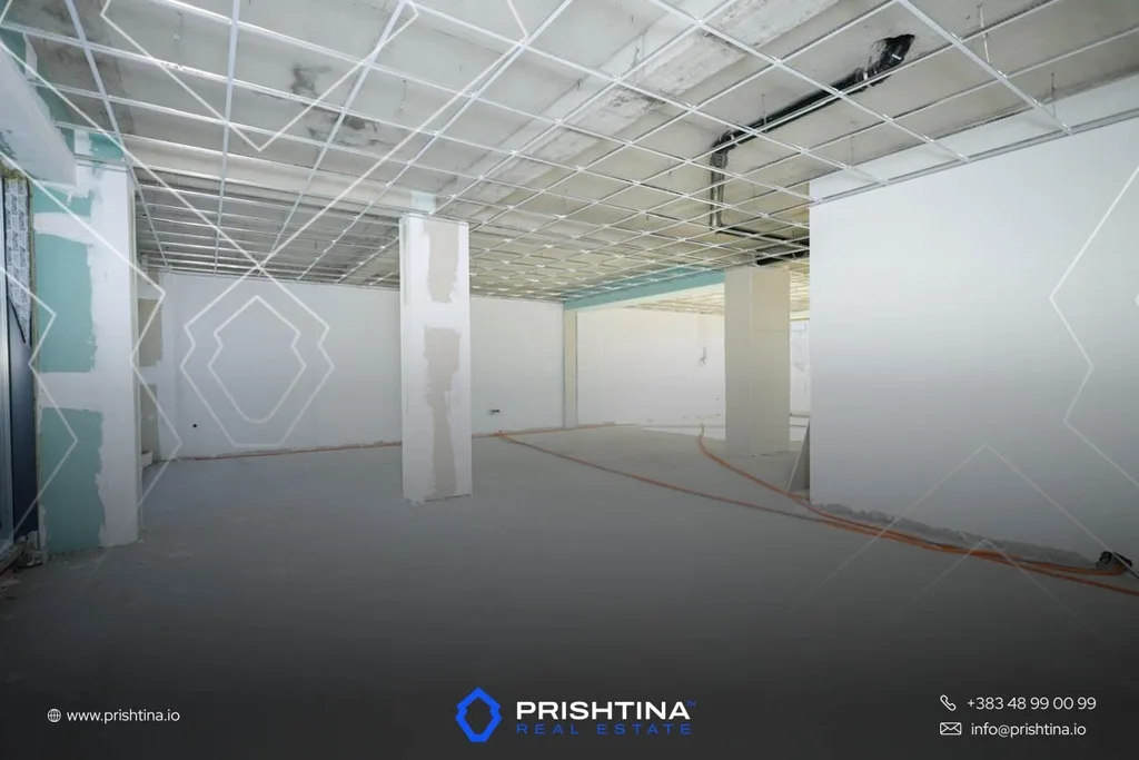 Lokal me qira 158m² në Veternik