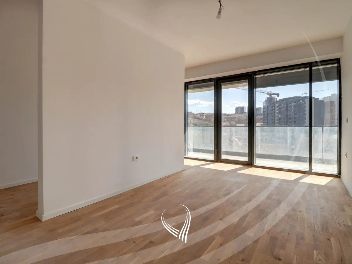 Banesë me 4 dhoma gjumi në shitje në lagjen Mati 1 – Rruga A