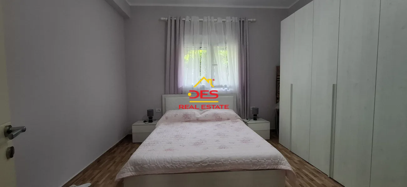 Shitet vilë 2 katëshe pranë kalçeto vlora.