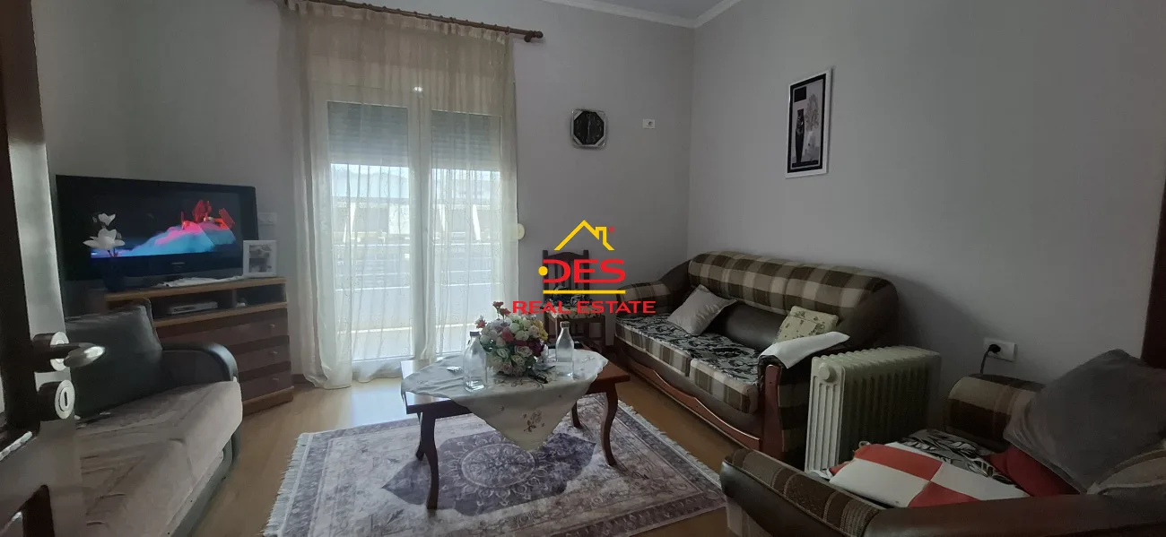 Shitet vilë 2 katëshe pranë kalçeto vlora.