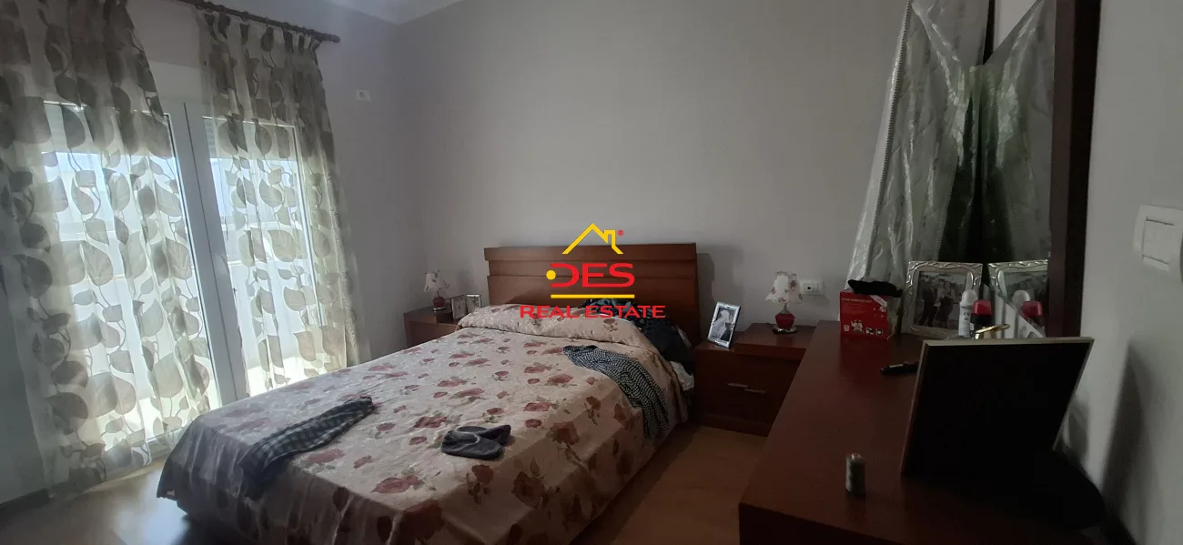 Shitet vilë 2 katëshe pranë kalçeto vlora.