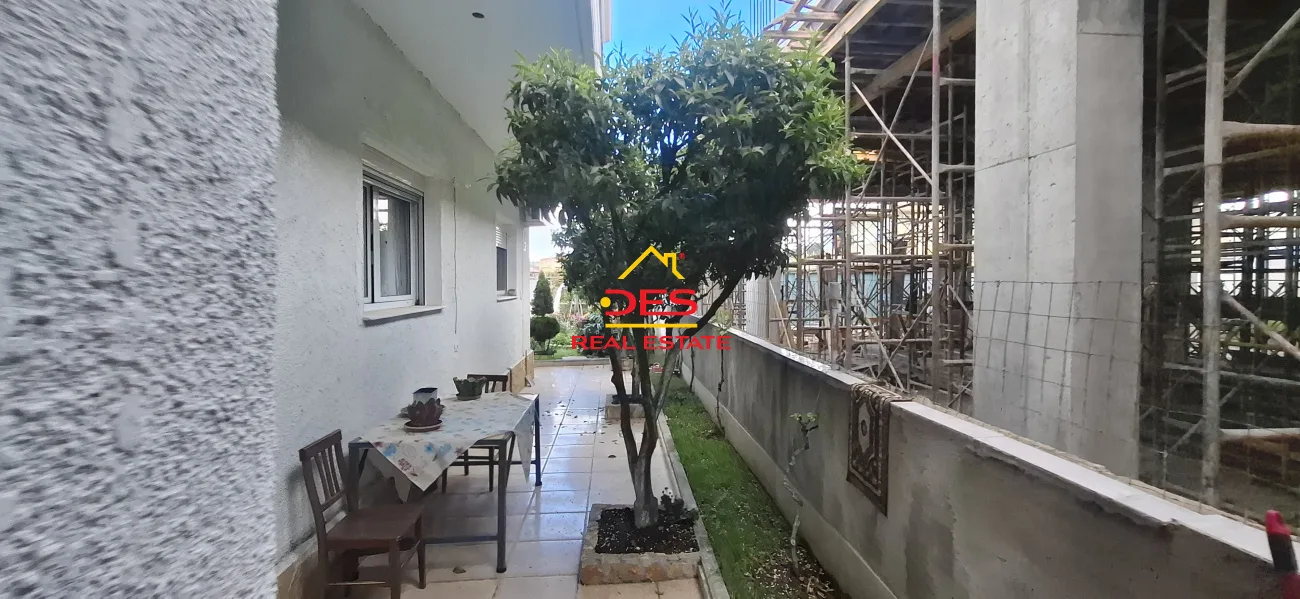 Shitet vilë 2 katëshe pranë kalçeto vlora.