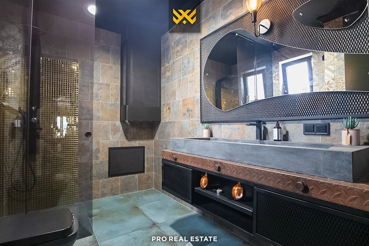 Banesë Penthouse 252m² + 188.6m² për #SHITJE në Veternik