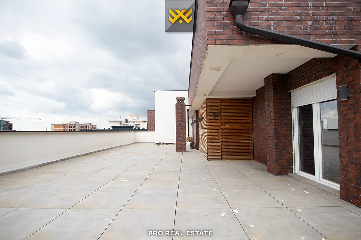 Banesë Penthouse 252m² + 188.6m² për #SHITJE në Veternik