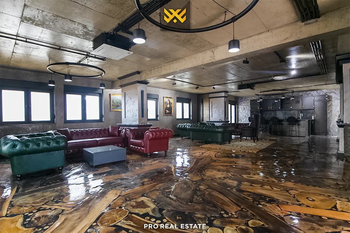 Banesë Penthouse 252m² + 188.6m² për #SHITJE në Veternik