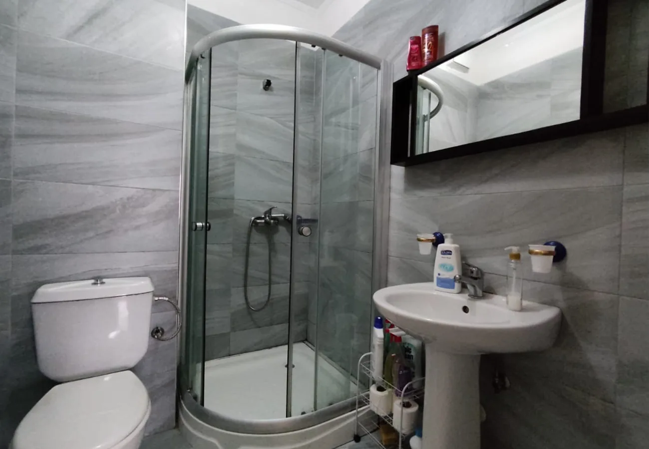 Jepet me qira apartament 2+1+2 në bllok, tiranë