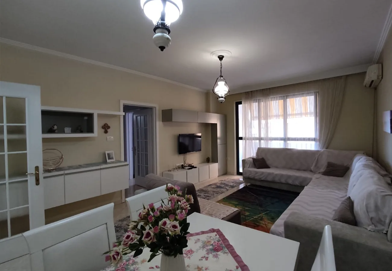 Jepet me qira apartament 2+1+2 në bllok, tiranë