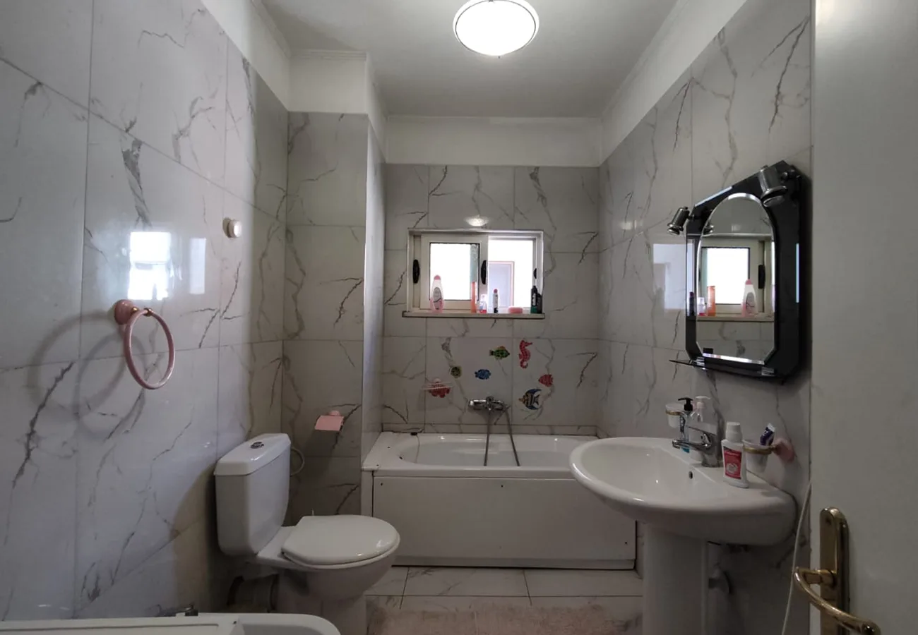 Jepet me qira apartament 2+1+2 në bllok, tiranë
