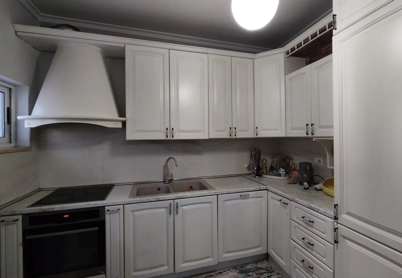 Jepet me qira apartament 2+1+2 në bllok, tiranë