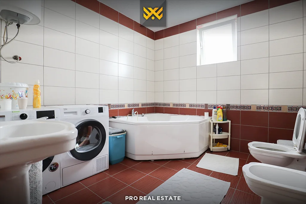 Shtëpi 190m² + 70m² me #QIRA në Veternik