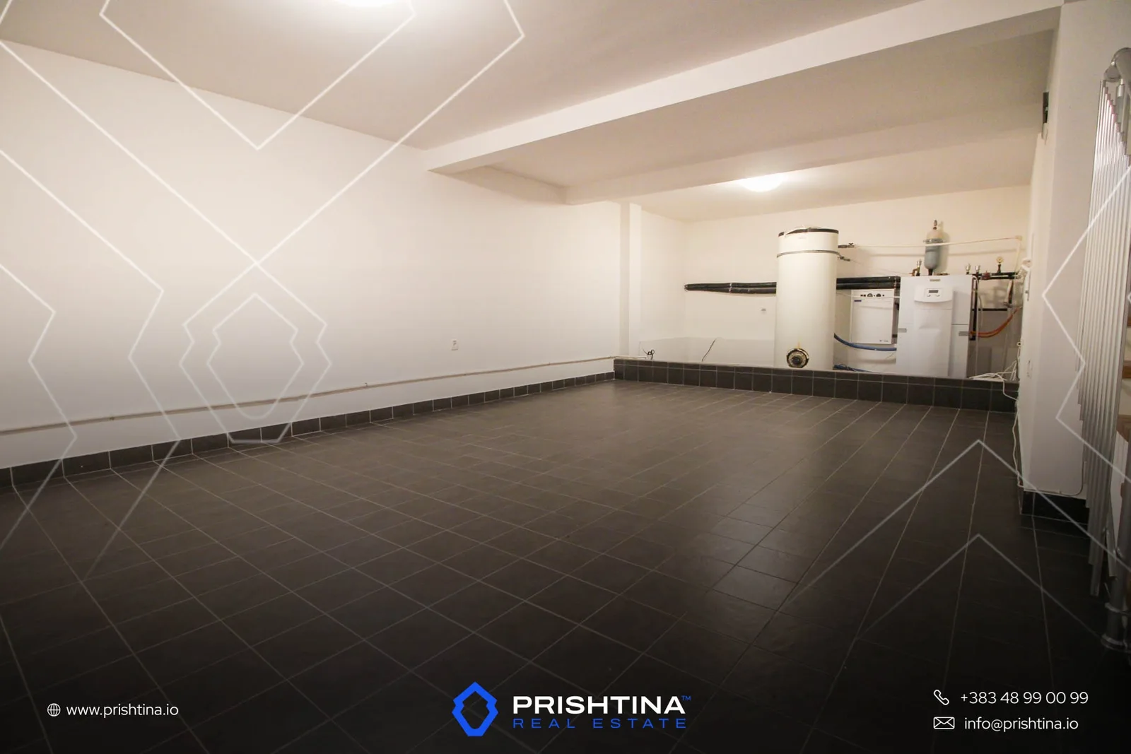 Shtëpi me qira 260m² në Veternik