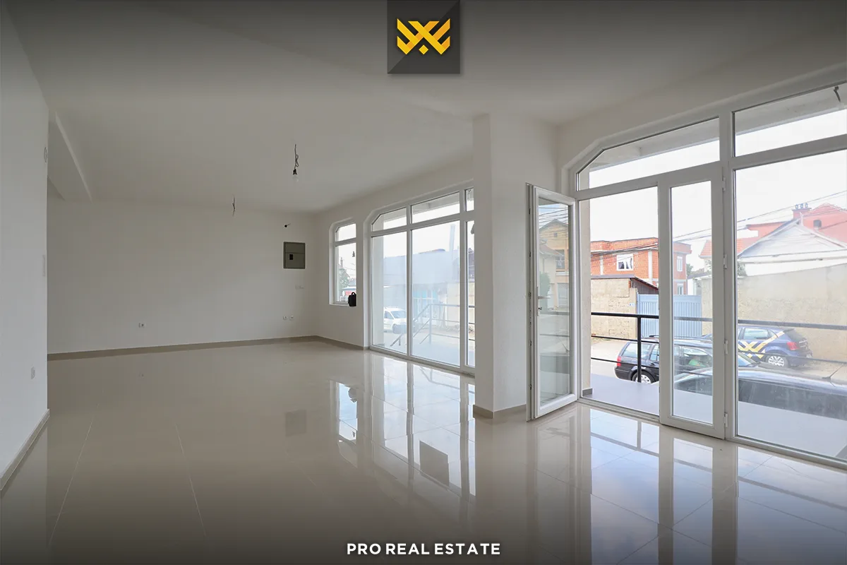 Lokal - Zyre 75m² me #QIRA në Hajvali