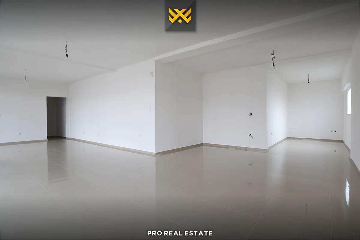 Lokal - Zyre 75m² me #QIRA në Hajvali