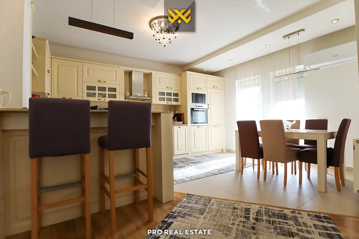 Shtëpi 374m² për #SHITJE në Lagjen Qëndresa