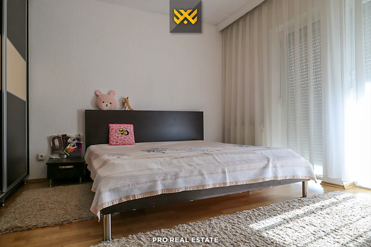 Shtëpi 374m² për #SHITJE në Lagjen Qëndresa