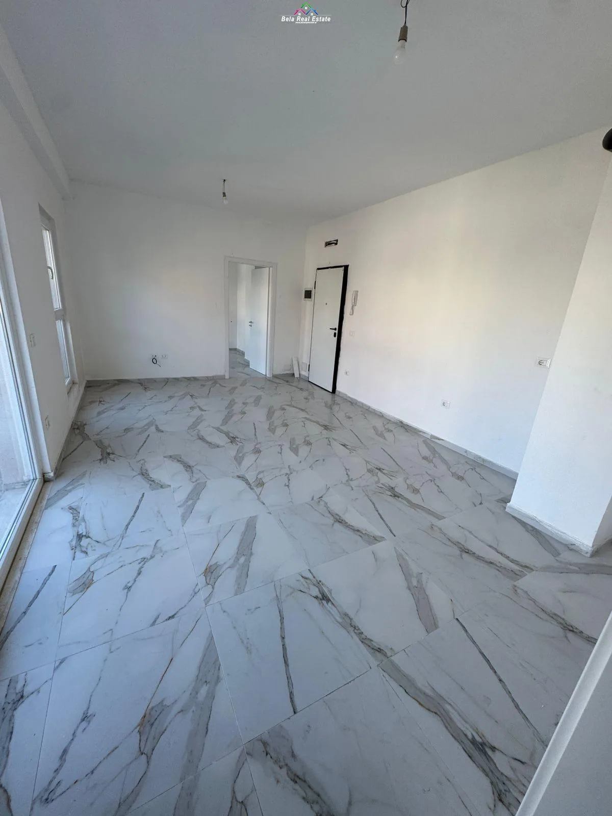 Zyre Me Qera 1+1 Tek Dritan Hoxha (ID BZ2945) Tirane.