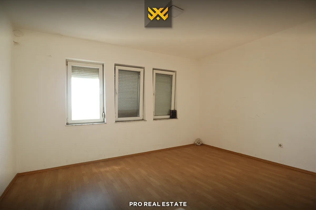 Banesë 175m² me #QIRA në Dragodan.