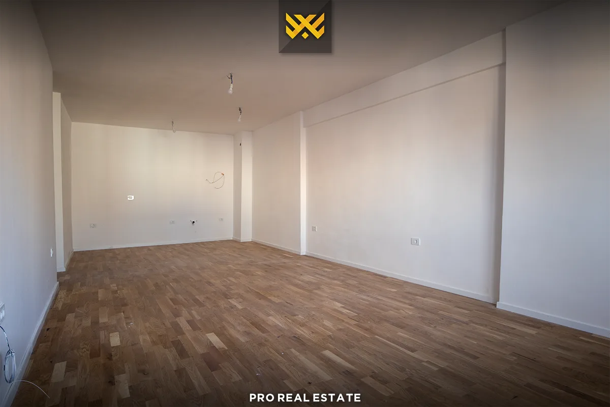 Banesë / Zyrë 96m² me #QIRA në Rrugën A