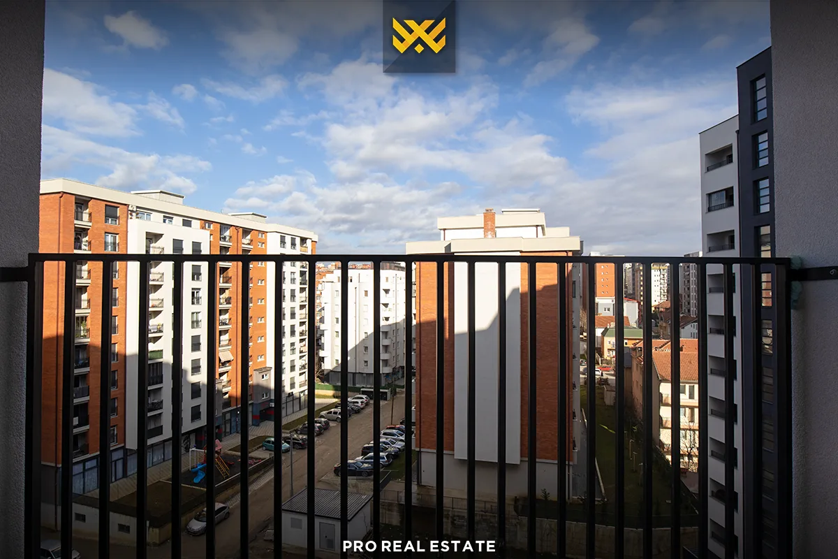 Banesë / Zyrë 96m² me #QIRA në Rrugën A