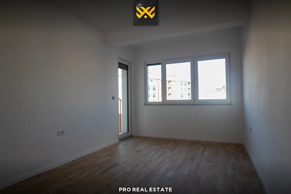 Banesë / Zyrë 96m² me #QIRA në Rrugën A