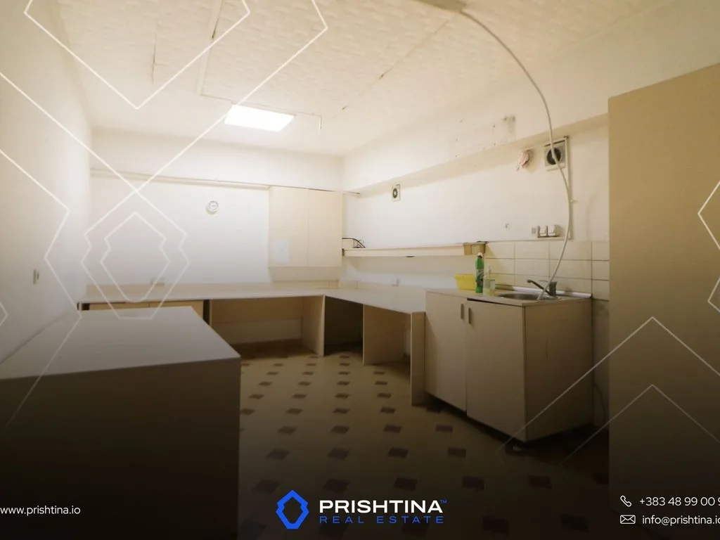 Lokal me qira 110m² në Dardani