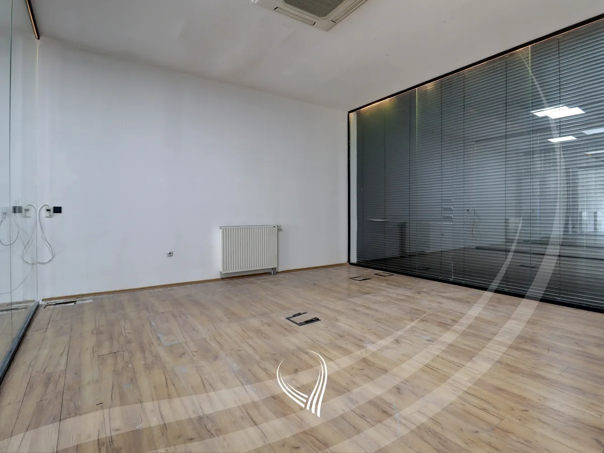 Lokal 600m2 me qira në lagjen Pejton