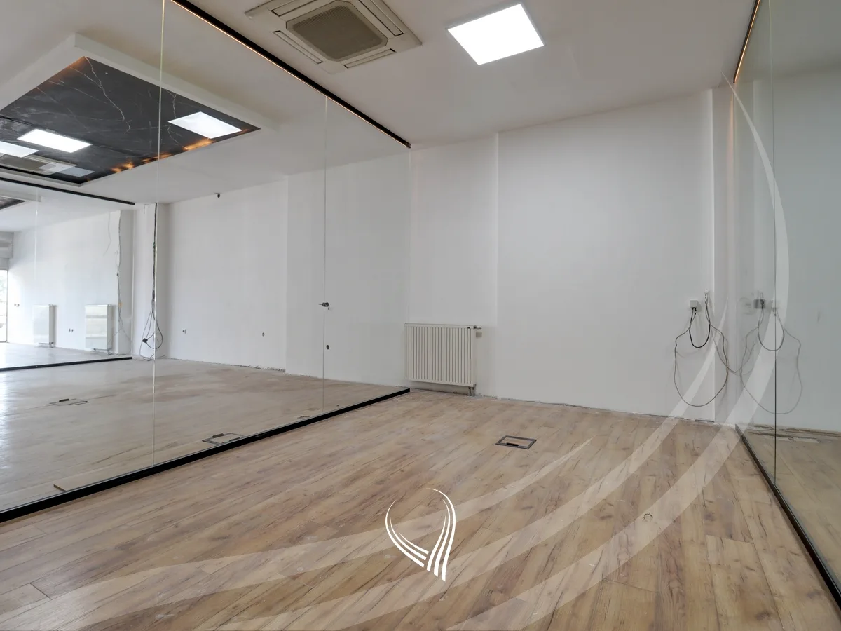 Lokal 600m2 me qira në lagjen Pejton