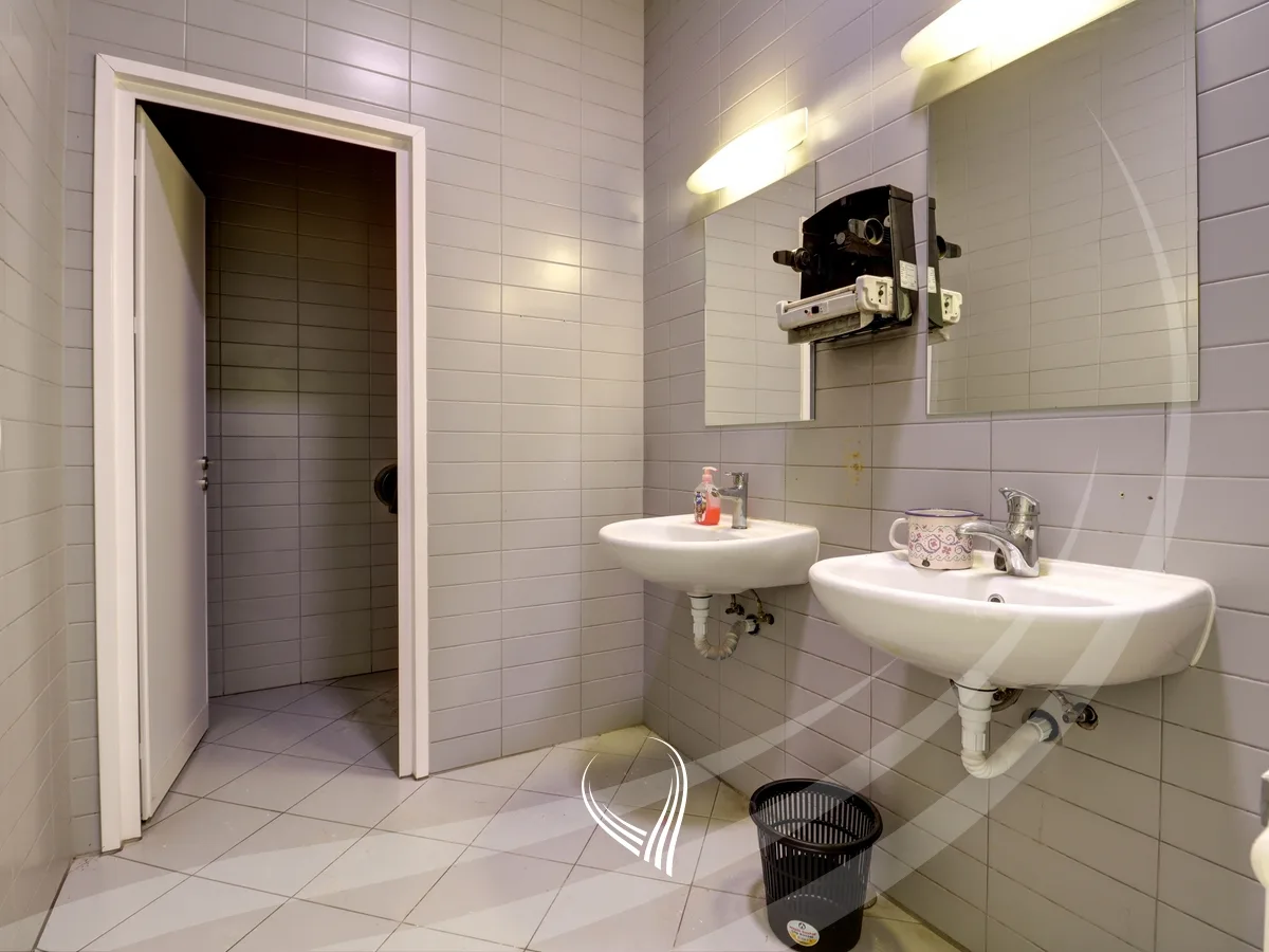Lokal 600m2 me qira në lagjen Pejton