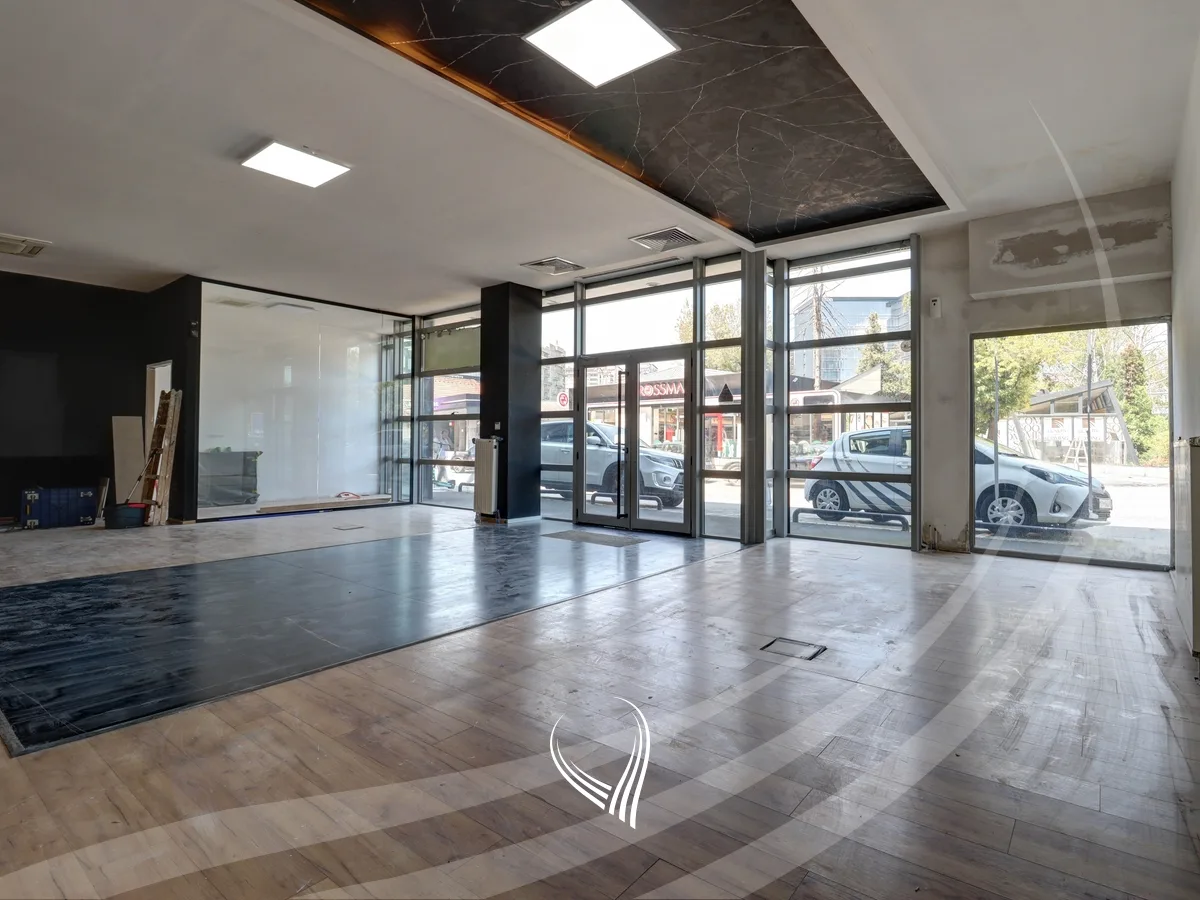 Lokal 600m2 me qira në lagjen Pejton