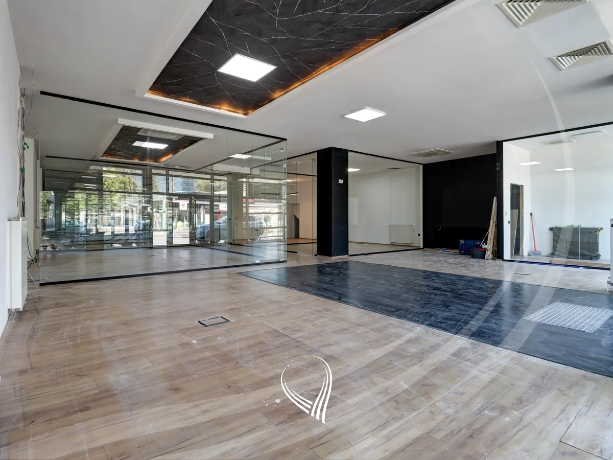 Lokal 600m2 me qira në lagjen Pejton