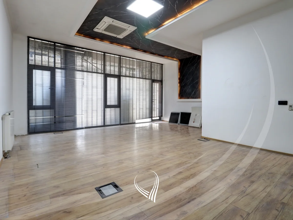 Lokal 600m2 me qira në lagjen Pejton